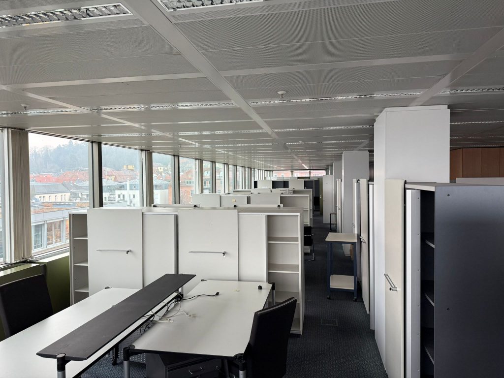 Büroauflösung Stuttgart, Bürokomplex Entsorgung Stuttgart, Büromöbel entsorgen