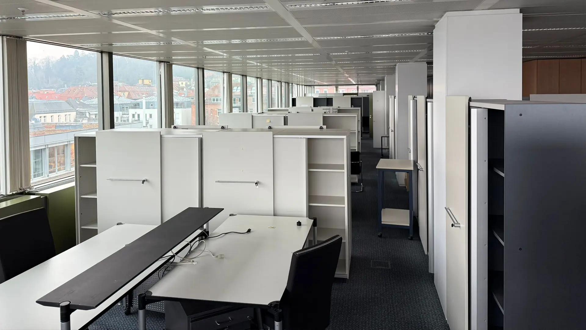 Büroauflösung Stuttgart – großer Bürokomplex professionell geräumt