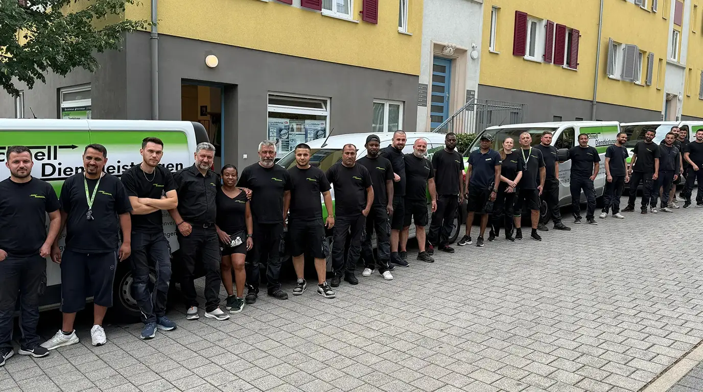 Schnell Dienstleistungen Stuttgart Team und Fuhrpark für Reinigung Objektpflege Hausmeisterservice Entsorgung und Entrümpelung